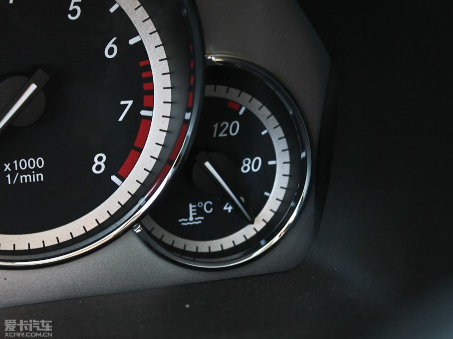 2012YE E 300L rа