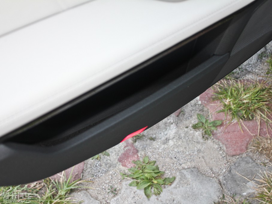 2012YE E 300L rа