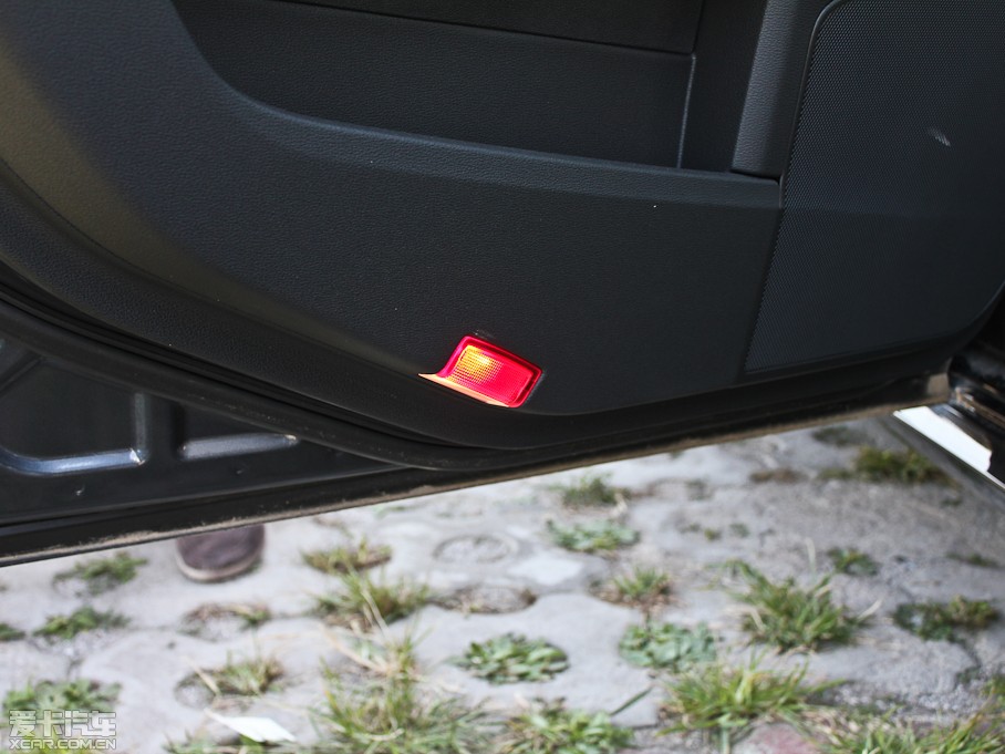 2012YE E 300L rа