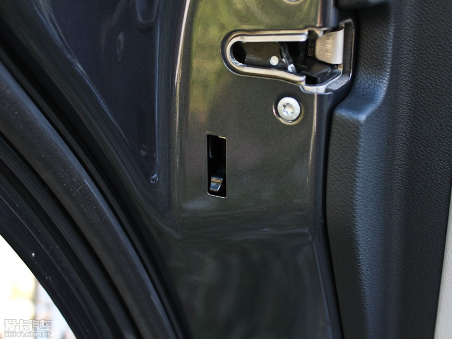 2012YE E 300L rа