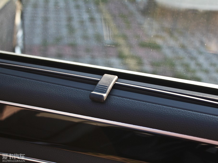 2012YE E 300L rа