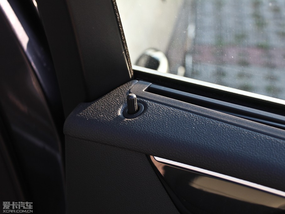 2012YE E 300L rа