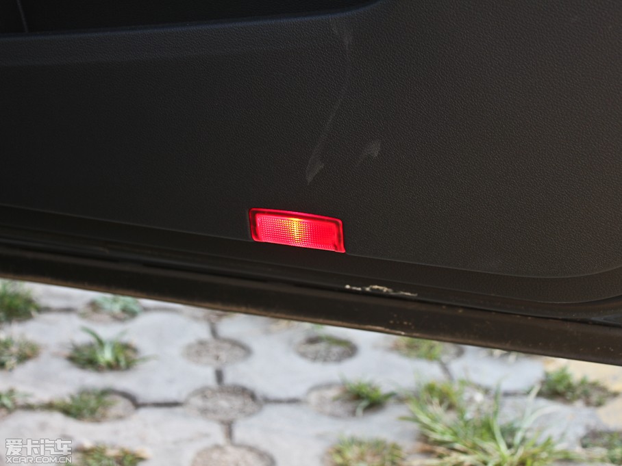 2012YE E 300L rа