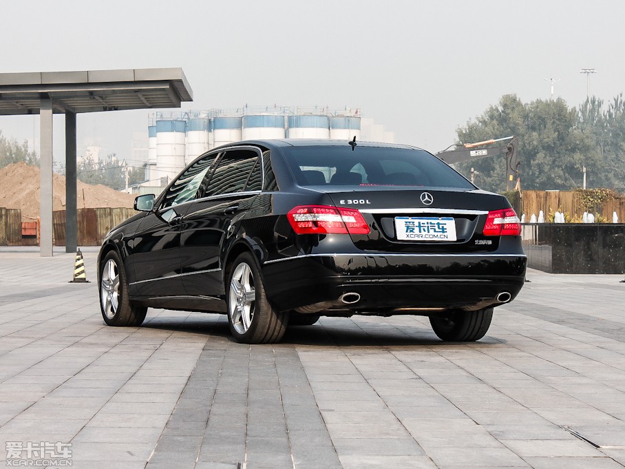 2012YE E 300L rкA