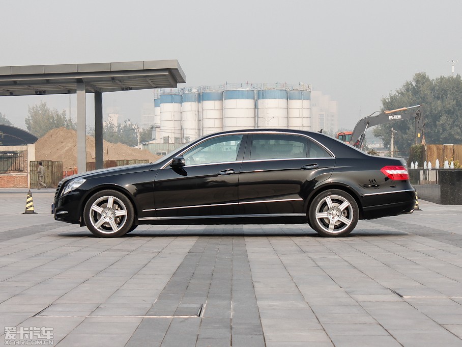 2012YE E 300L rкA