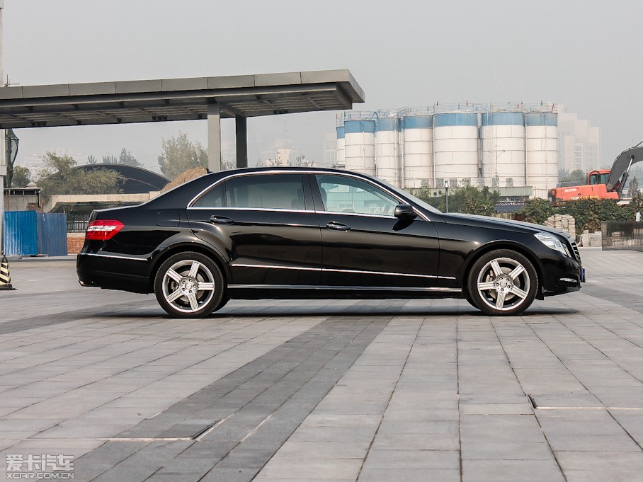 2012YE E 300L rкA