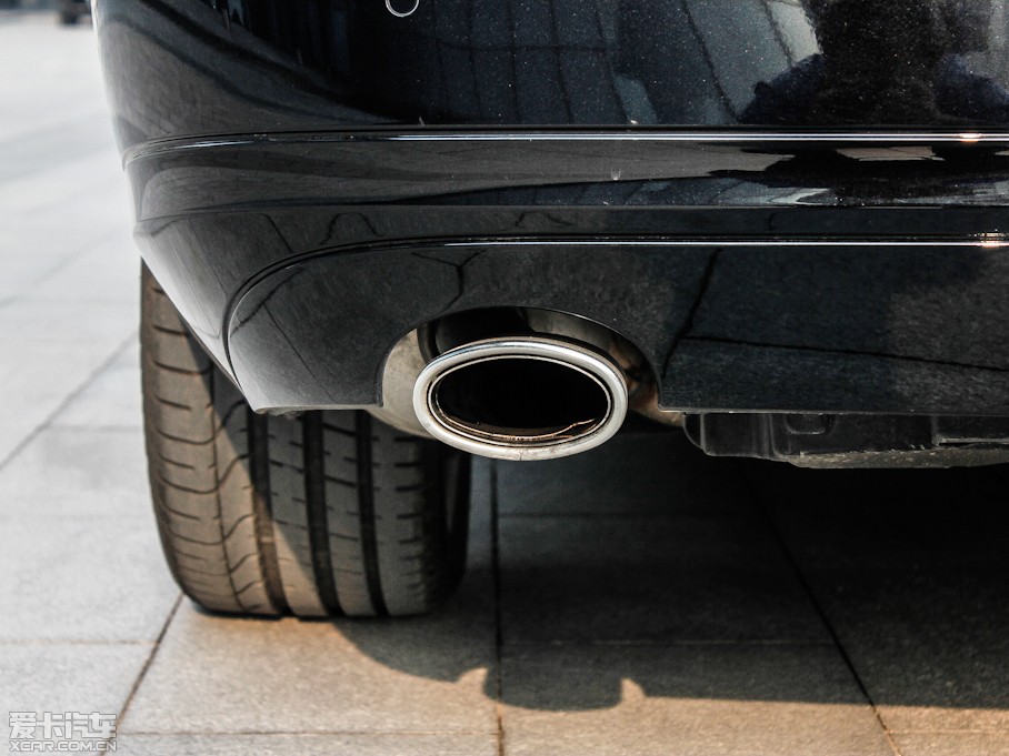 2012YE E 300L rкA