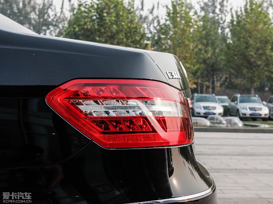 2012YE E 300L rкA