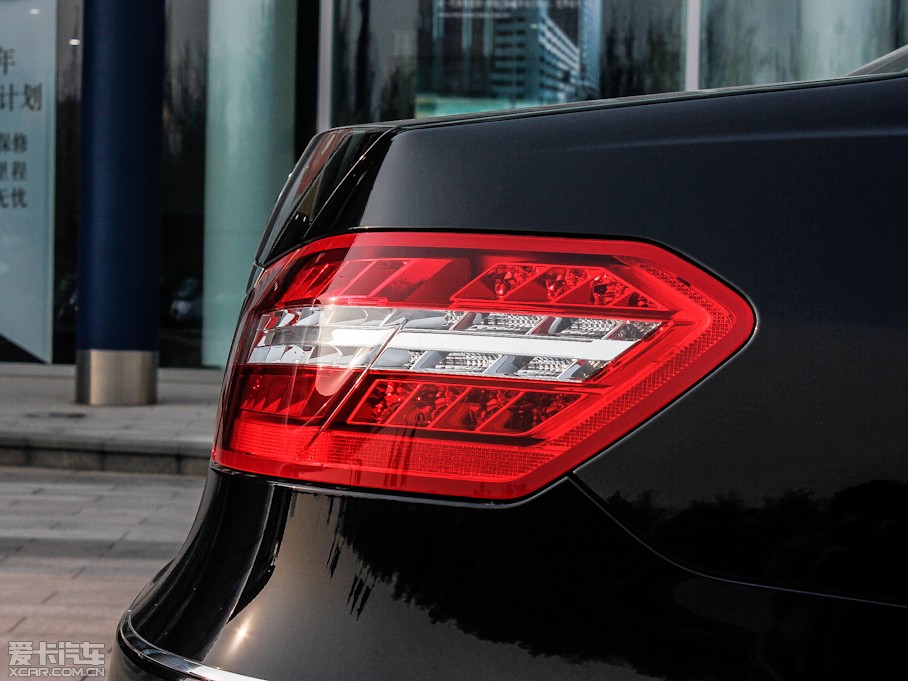 2012YE E 300L rкA