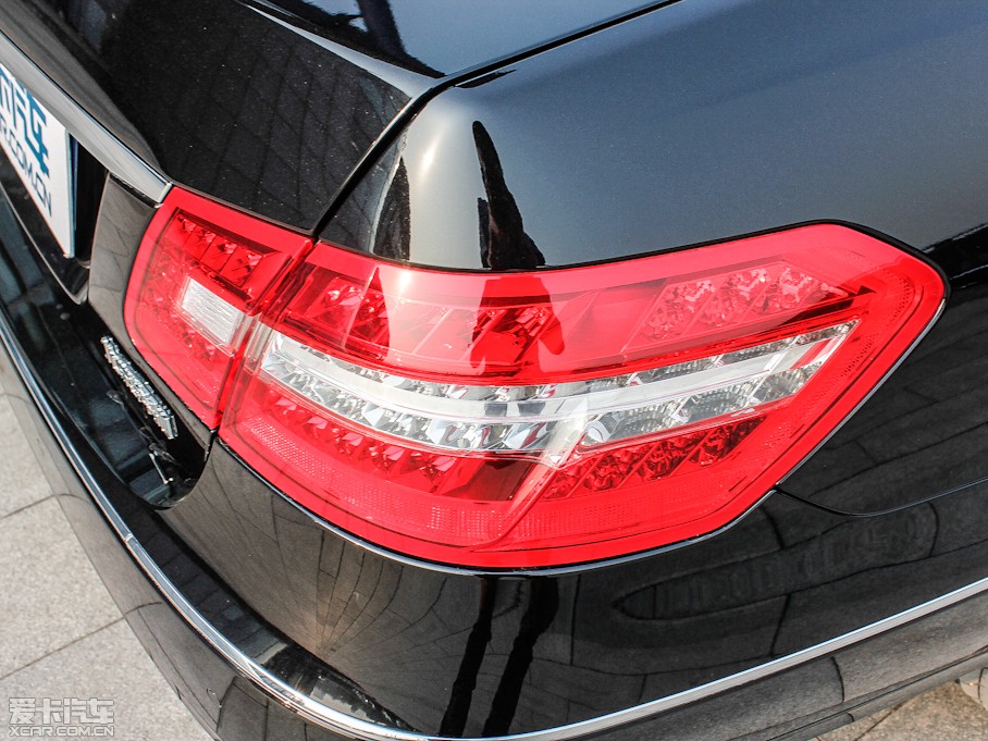 2012YE E 300L rкA