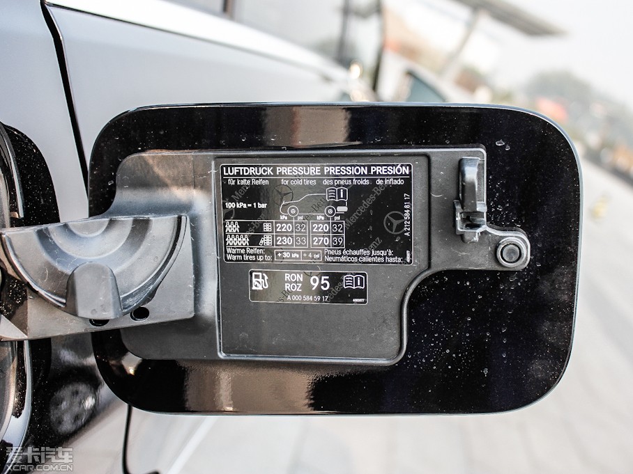 2012YE E 300L rкA