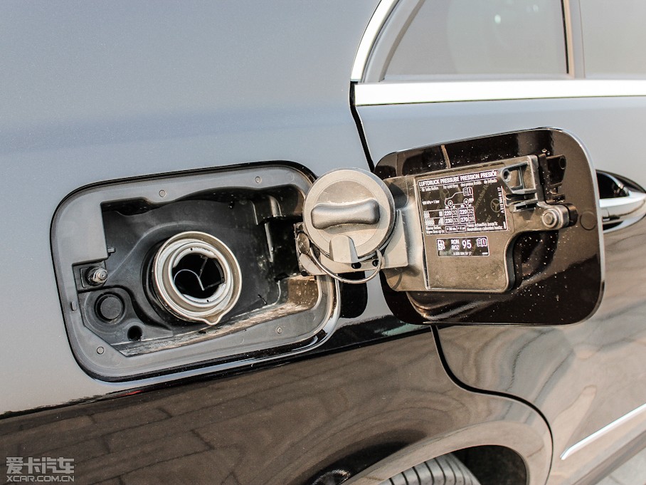 2012YE E 300L rкA