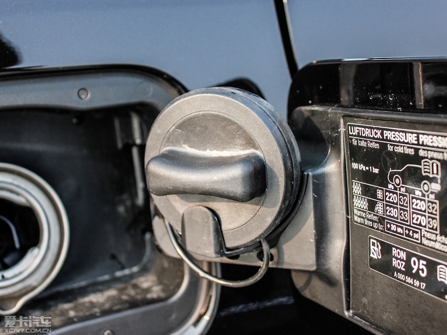 2012YE E 300L rкA