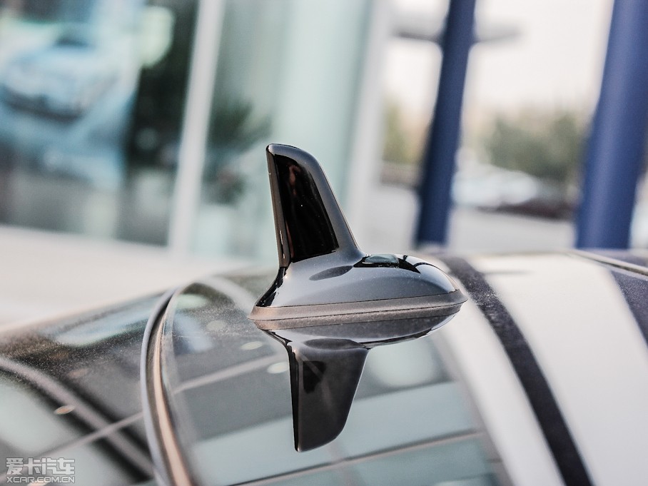 2012YE E 300L rкA