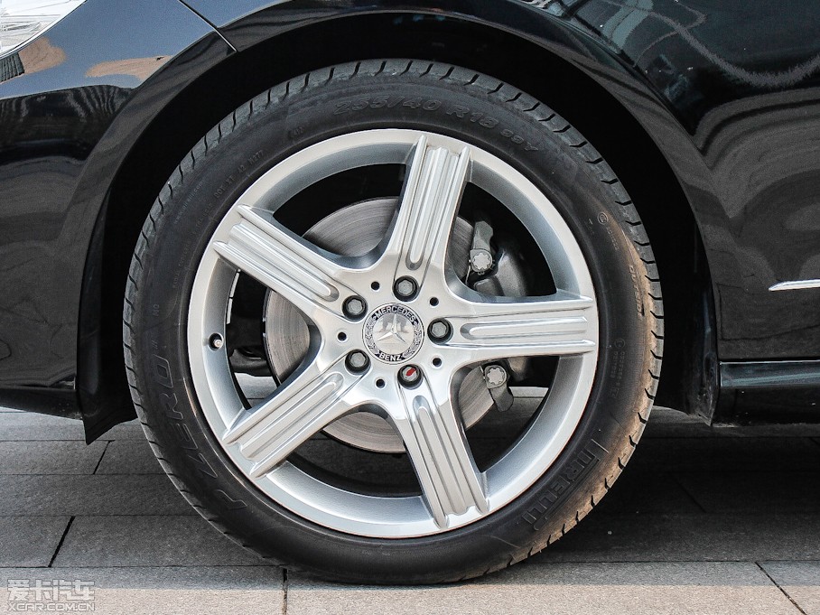 2012YE E 300L rкA