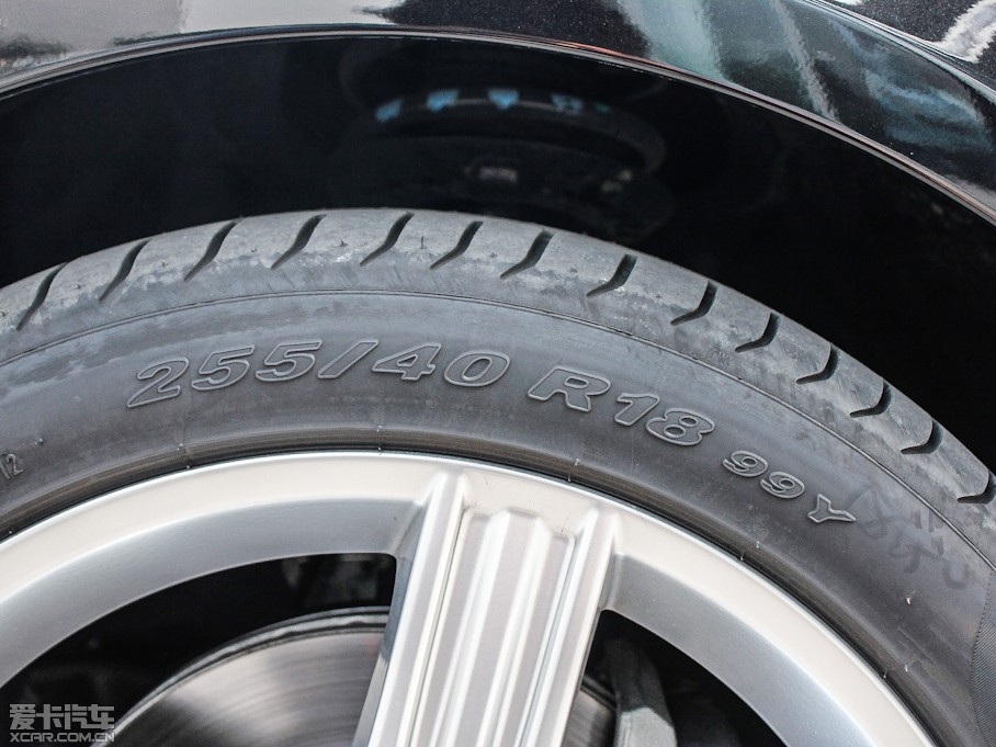 2012YE E 300L rкA