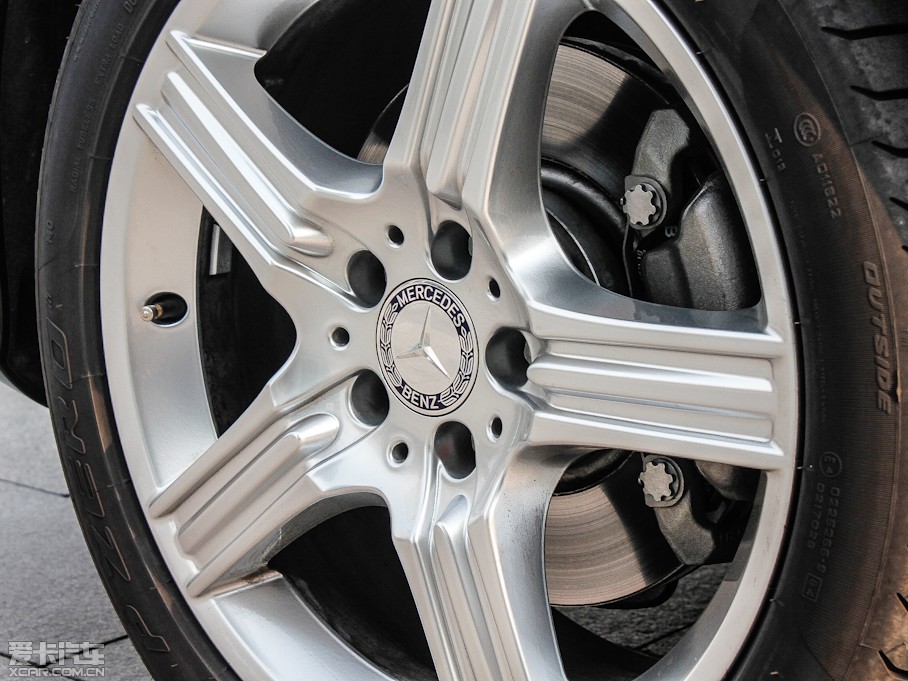 2012YE E 300L rкA