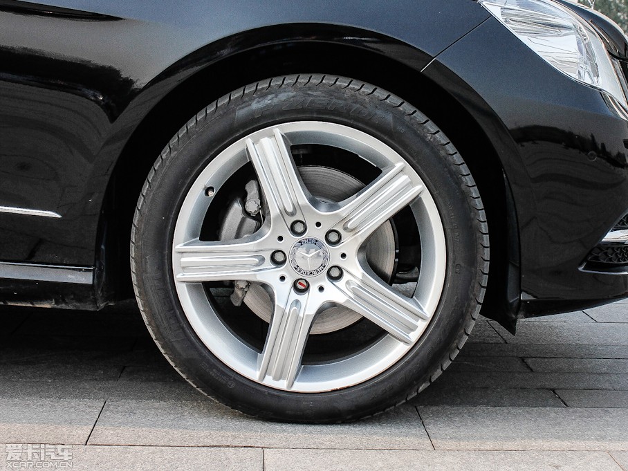 2012YE E 300L rкA