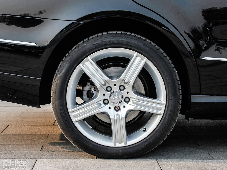 2012YE E 300L rкA