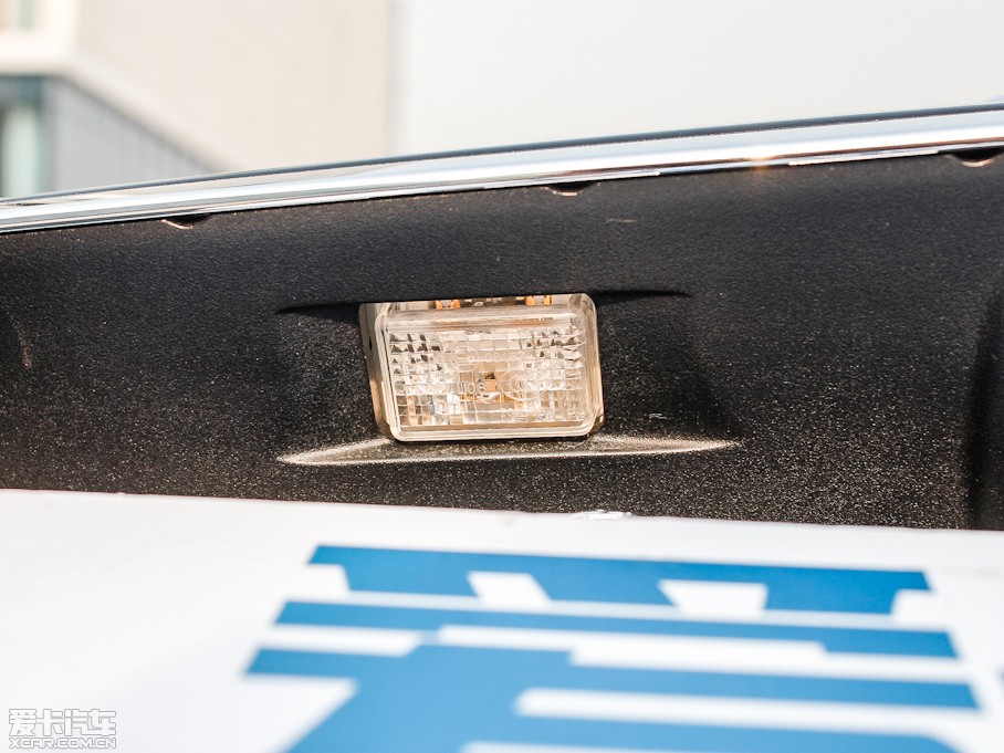 2012YE E 300L rкA