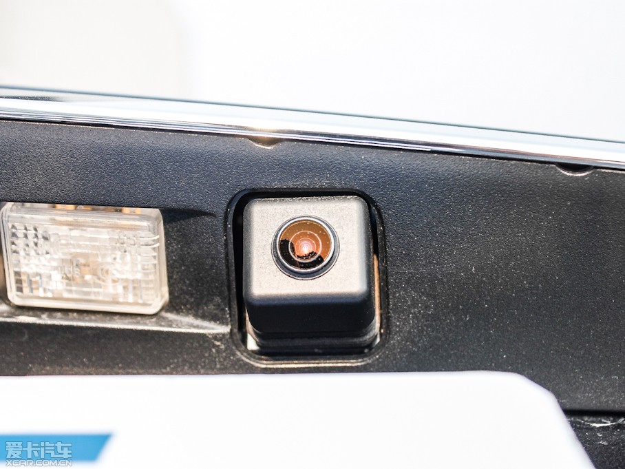 2012YE E 300L rкA