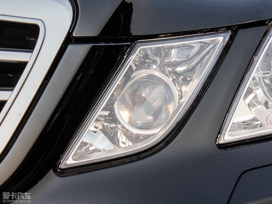 2012YE E 300L rкA