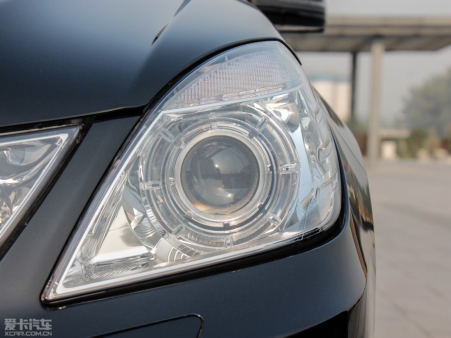 2012YE E 300L rкA