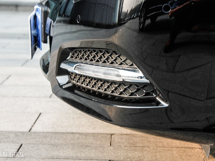 2012YE E 300L rкA