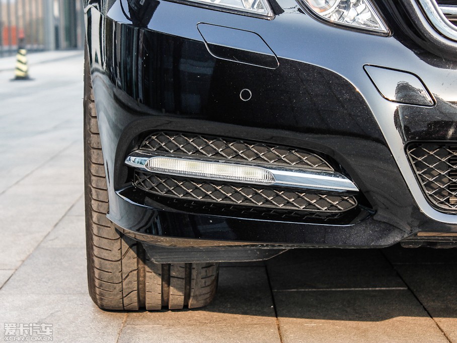 2012YE E 300L rкA