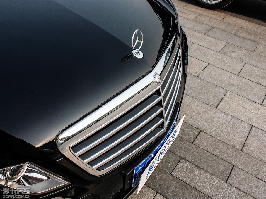 2012YE E 300L rкA