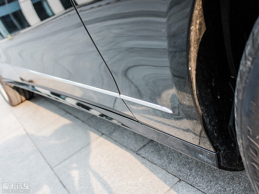 2012YE E 300L rкA