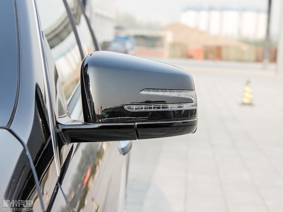 2012YE E 300L rкA