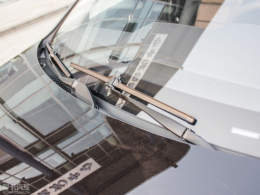 2012YE E 300L rкA