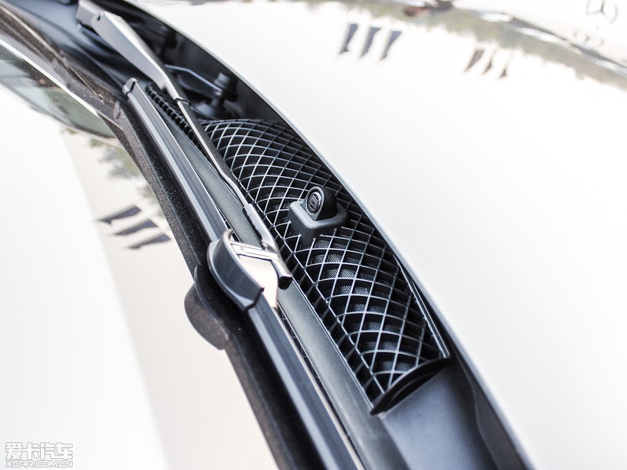 2012YE E 300L rкA