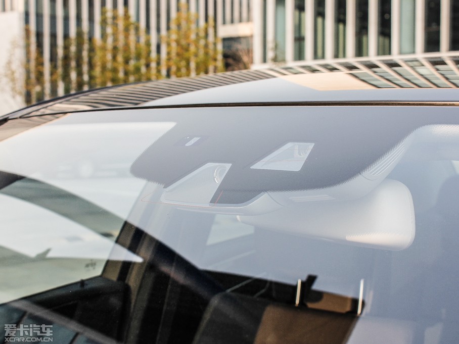 2012YE E 300L rкA