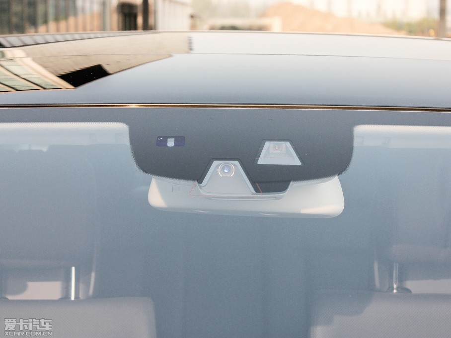 2012YE E 300L rкA