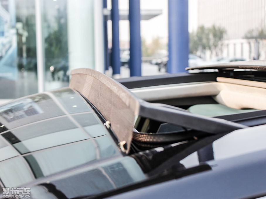 2012YE E 300L rкA