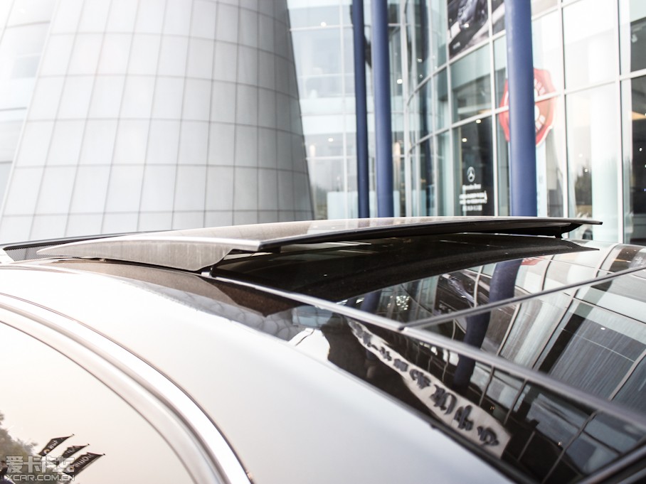 2012YE E 300L rкA