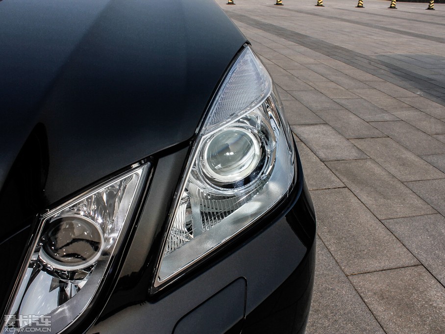 2012YE E 300L rкA