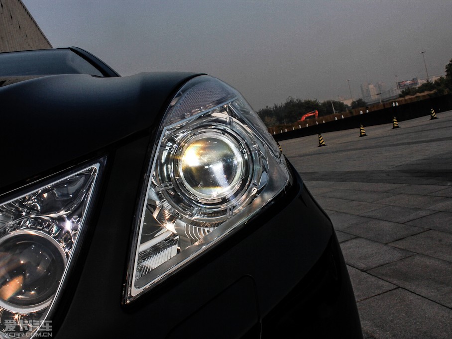 2012YE E 300L rкA