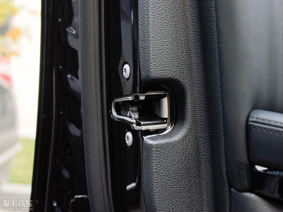 2012YE E 300L r(sh)кA