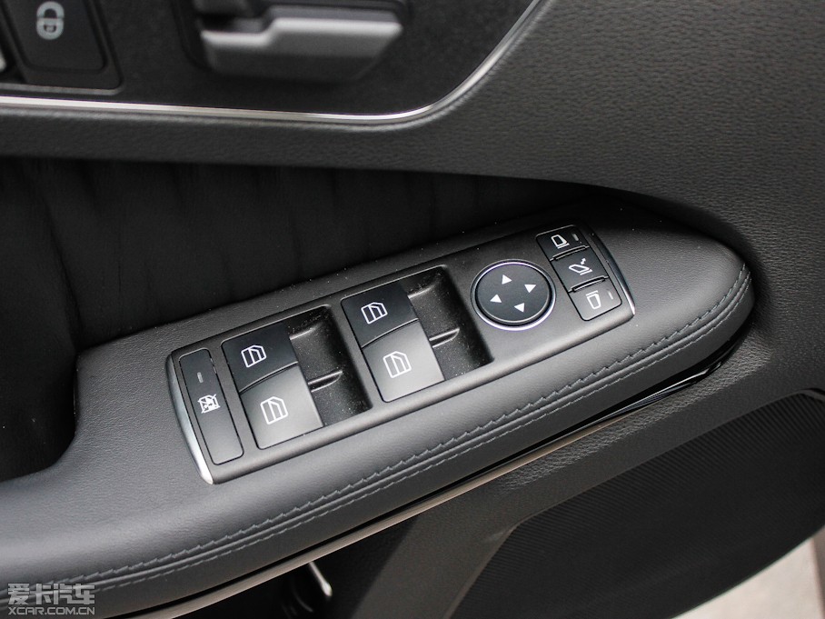 2012YE E 300L rкA