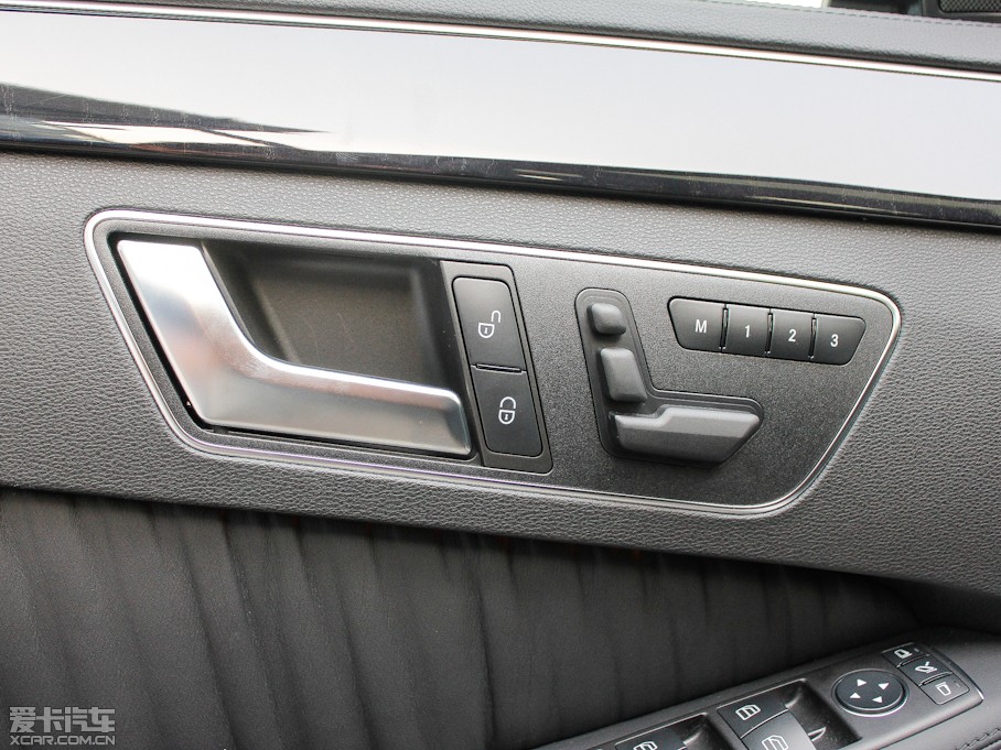 2012YE E 300L rкA