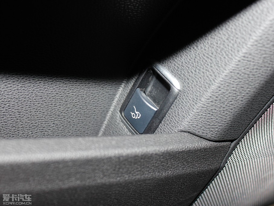 2012YE E 300L rкA