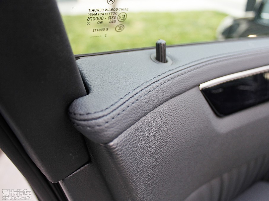 2012YE E 300L rкA