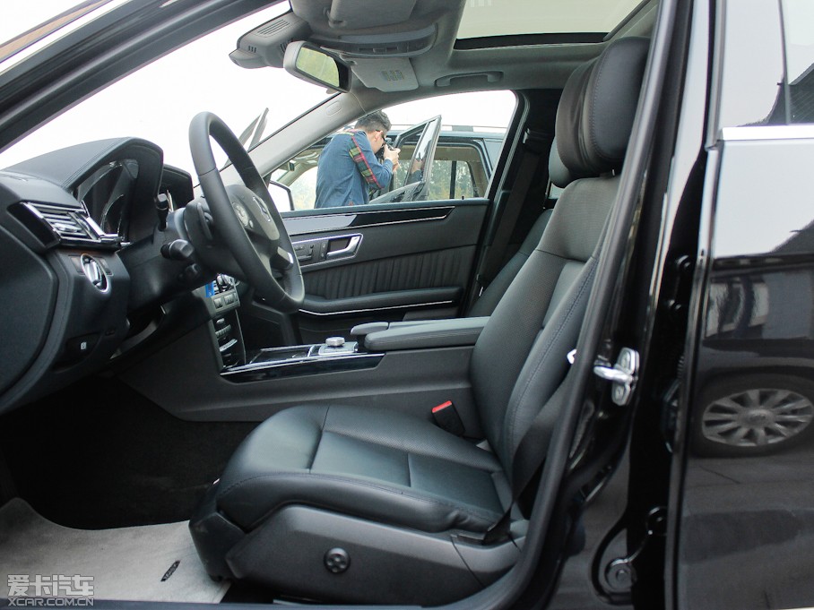 2012YE E 300L rкA