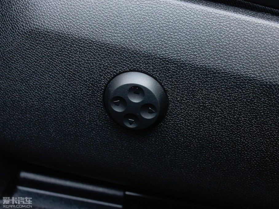 2012YE E 300L rкA