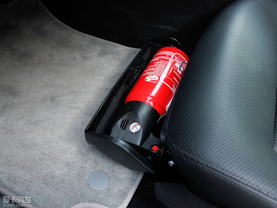 2012YE E 300L rкA