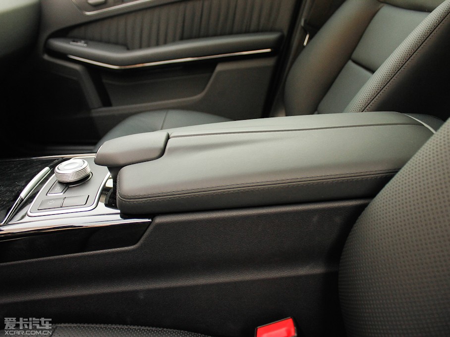 2012YE E 300L rкA