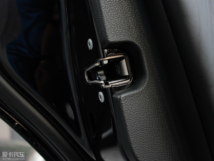 2012YE E 300L rкA